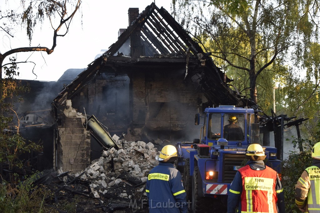 Grossfeuer Einfamilienhaus Siegburg Muehlengrabenstr P0996.JPG - Miklos Laubert